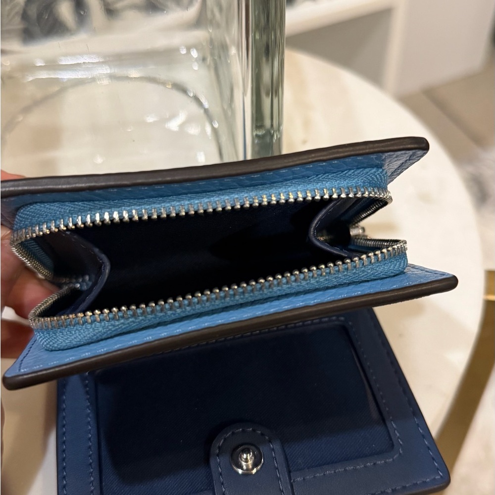 Coach Small Zip Around Wallet – Pebbled Leather – Light Blue - Picture 5 of 13